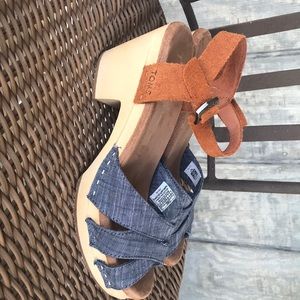 Toms Beatrix clog w5 heel sandal
